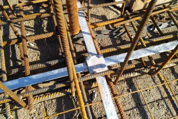 Θεμελιακές γειώσεις & Αλεξικέραυνα στο Εργοστάσιο της Family Farm στον Αλμυρό 