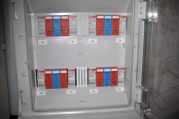 2011-Εγκατάσταση Φωτοβολταϊκoύ Σταθμού 10 KWp στο Βελεστίνο για την "Apostolos Bobolas"